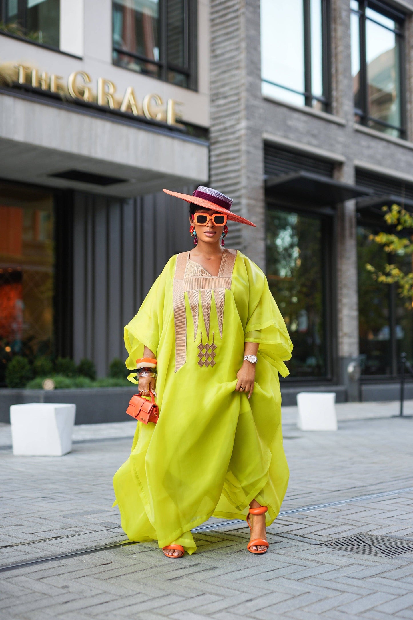 NEON LUXURY BOUBOU - Bibirẹ̀