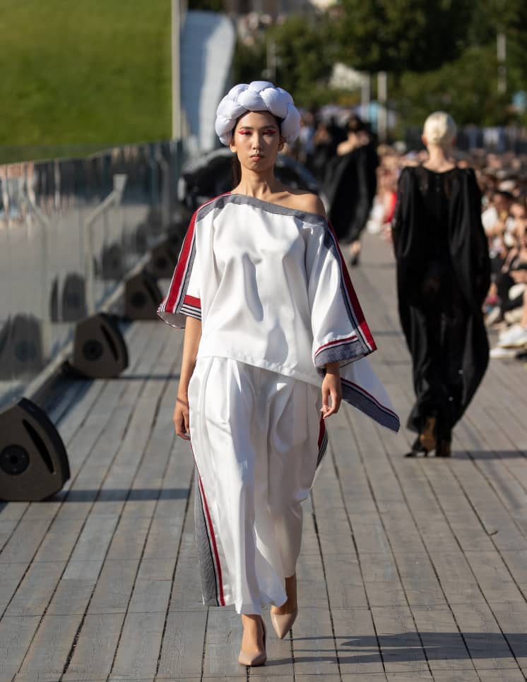 Yayo Box top with Culottes Silk and Asooke pant set (White)